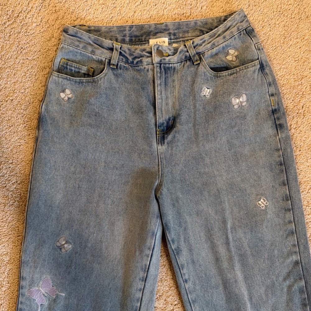 LE LIS Butterfly Embroidered High Waisted Wide‎ Leg Jeans Light Wash Blue Denim